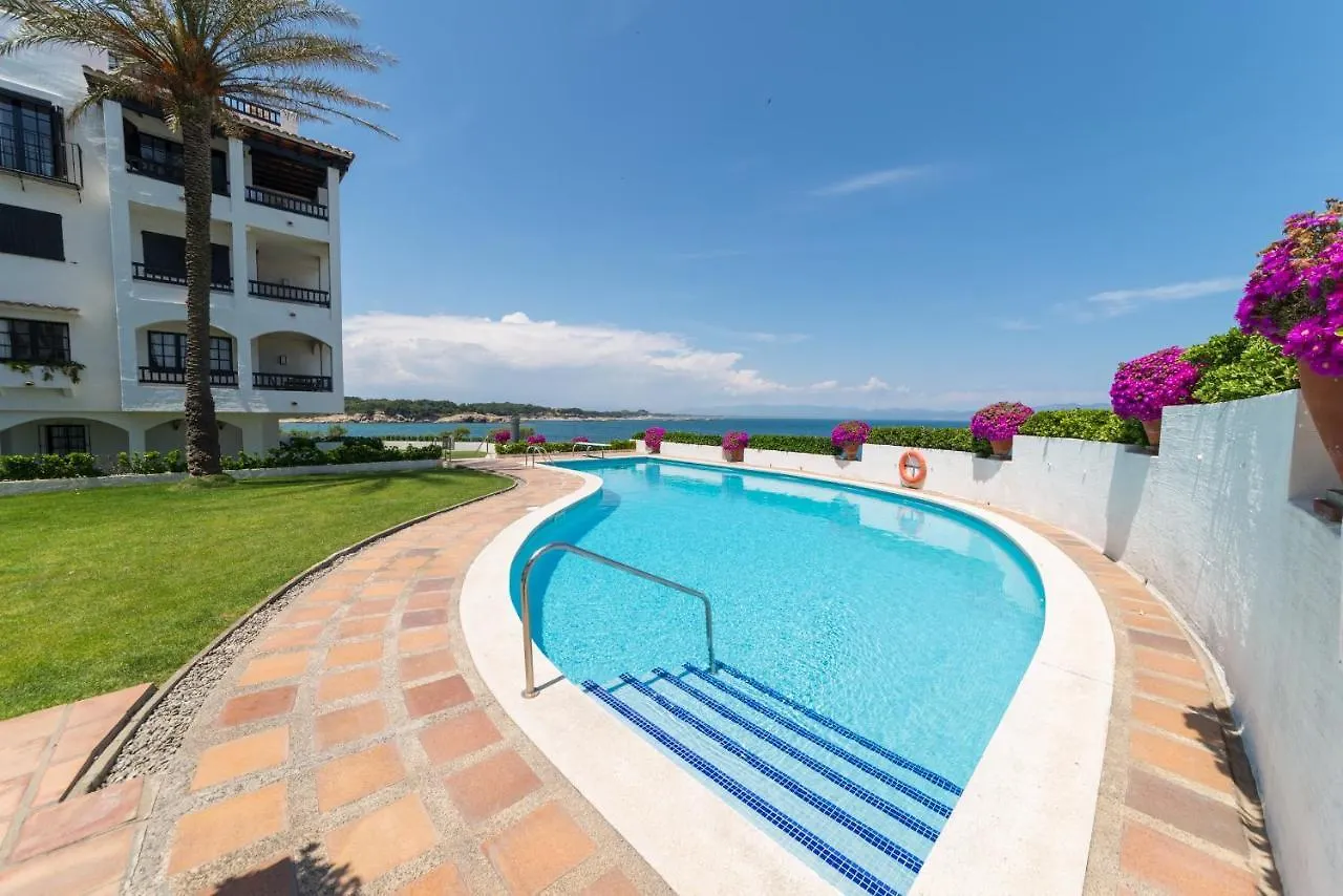Apartment Ivet L' Escala 0*,